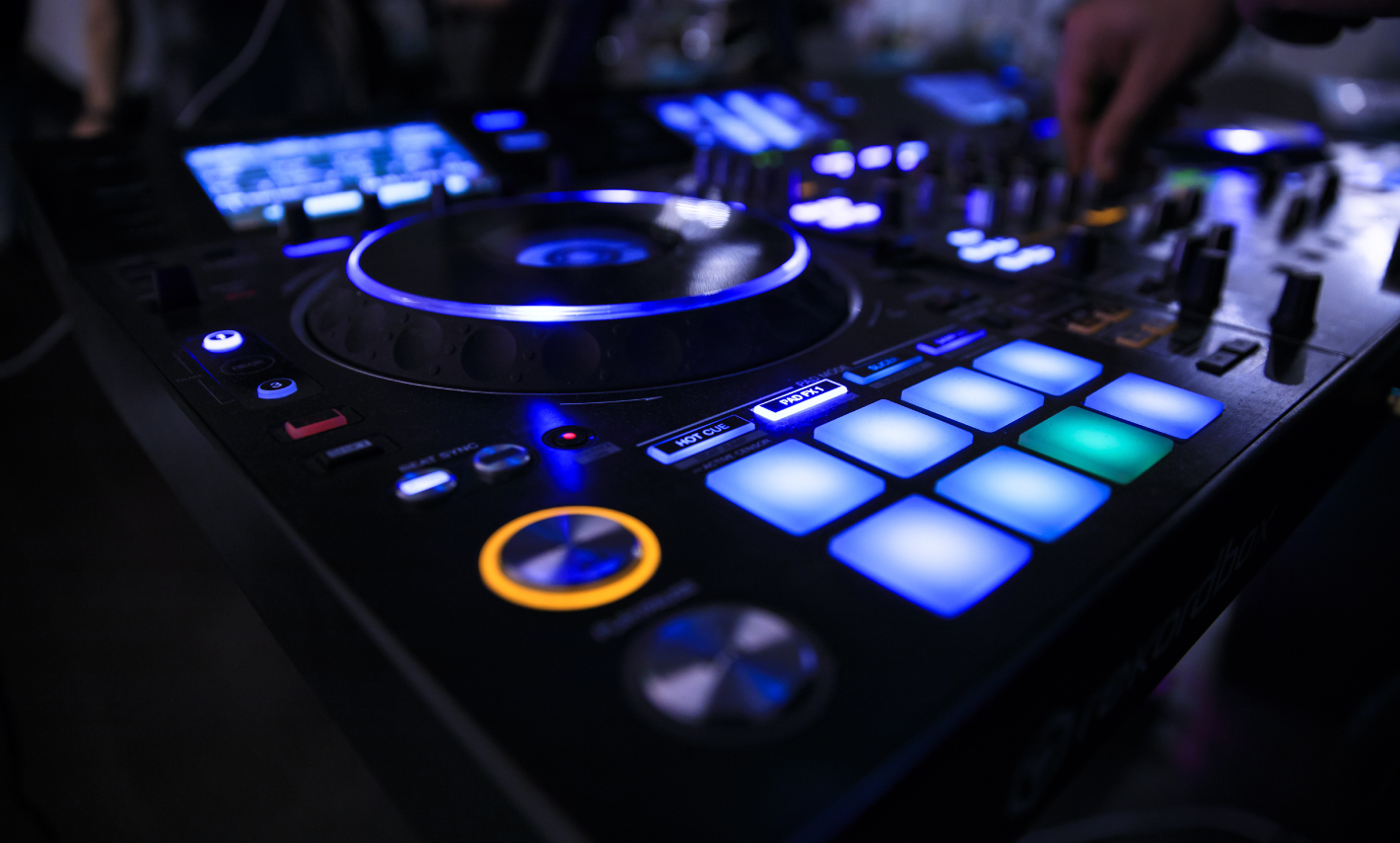 ANTEK   FAMILY SOUND  